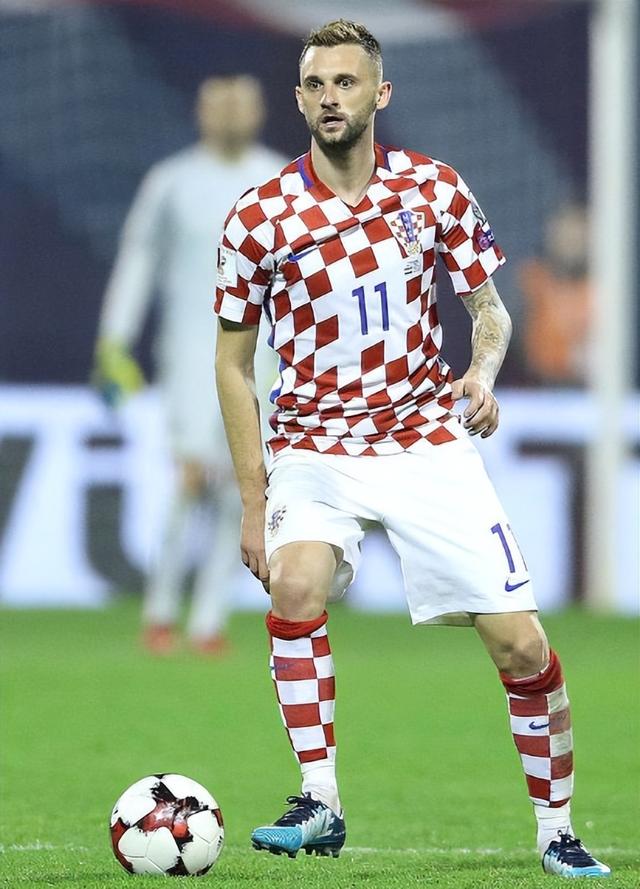  梅西玩游戏用切尔西 